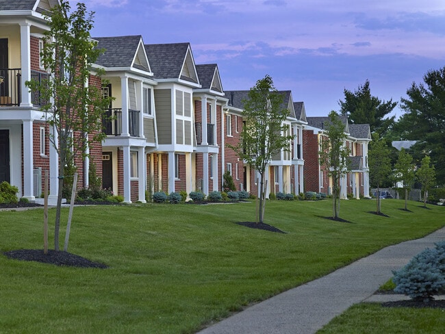 Building Photo - Knightsbridge Apartments