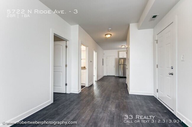 Foto del edificio - 5722 N Ridge Ave