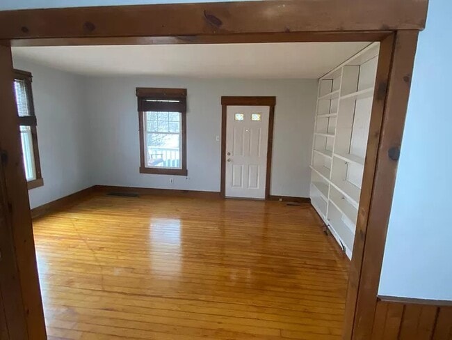 Building Photo - 516 Mound Ct