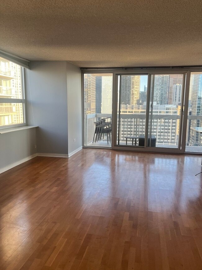Building Photo - 545 N Dearborn St