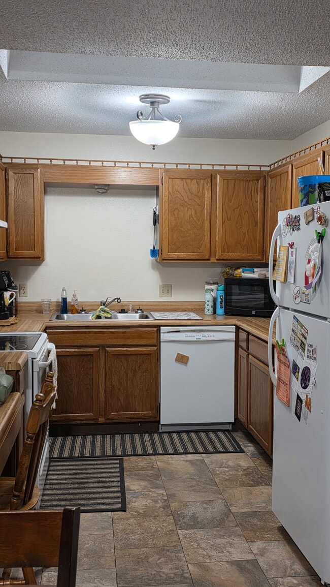 Building Photo - 1006 Hackberry Dr