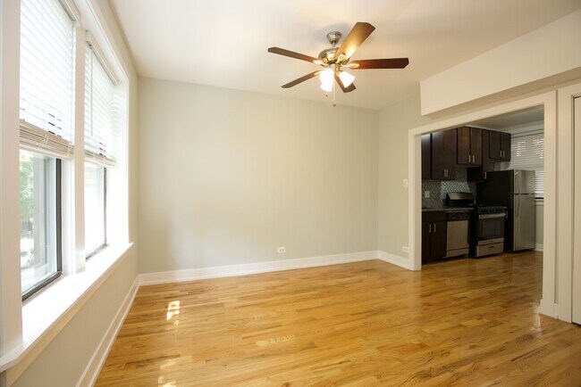 Building Photo - 3908 N Janssen Ave