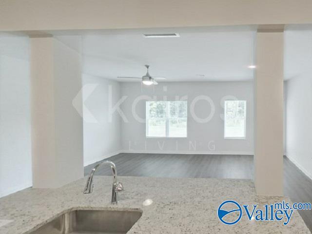 Foto del edificio - 6118 Taramore Ln NW