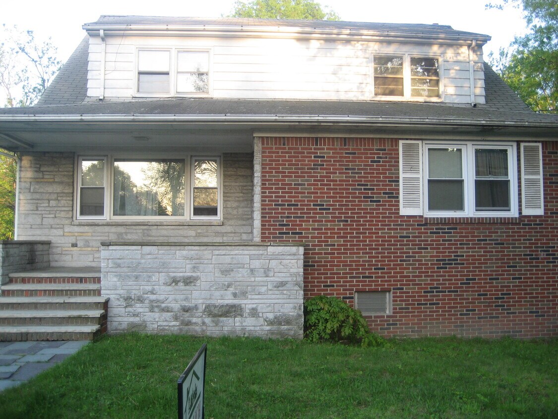 Foto principal - 822 Kingsland Ln