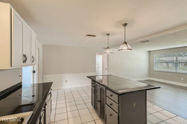 Building Photo - 3 br, 2 bath House - 1075 Jackmar Rd UNIT