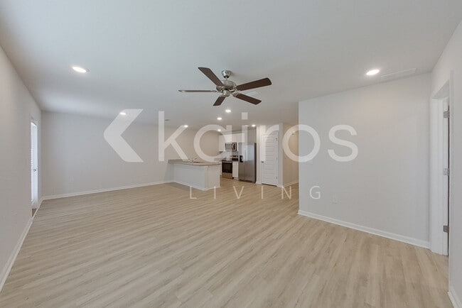 Building Photo - 4655 Malay Cir