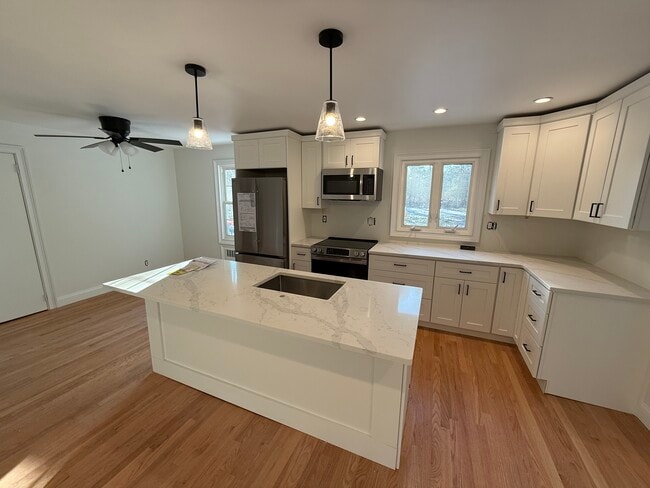 Building Photo - 59 Applewood Rd