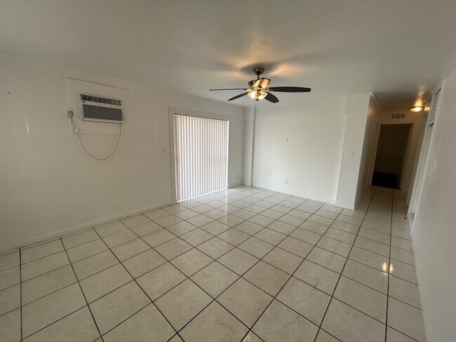 Foto del edificio - 6200 NW 16th St
