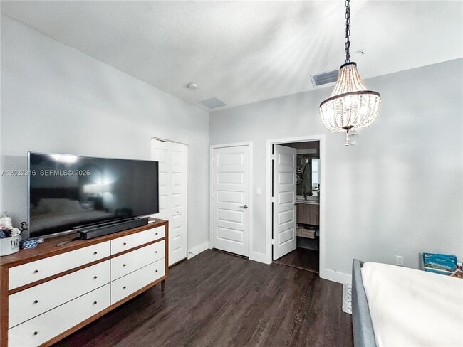Foto del edificio - 10455 NW 82nd St