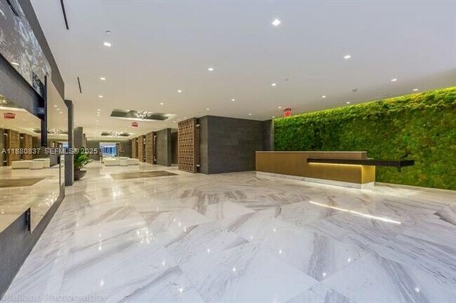 Foto del edificio - 400 Sunny Isles Blvd