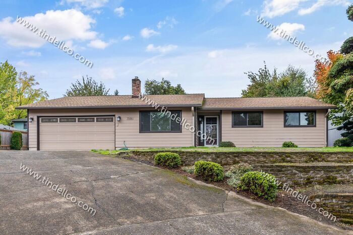 Foto principal - Delightful Updated Spacious Home On Cul-De...