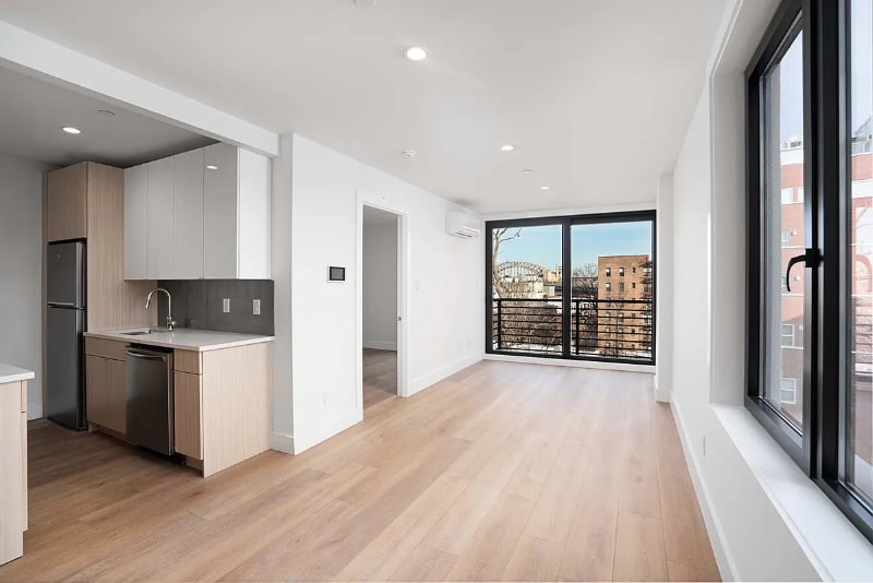 Photo - 23-33 Astoria Blvd (Queens, NY)