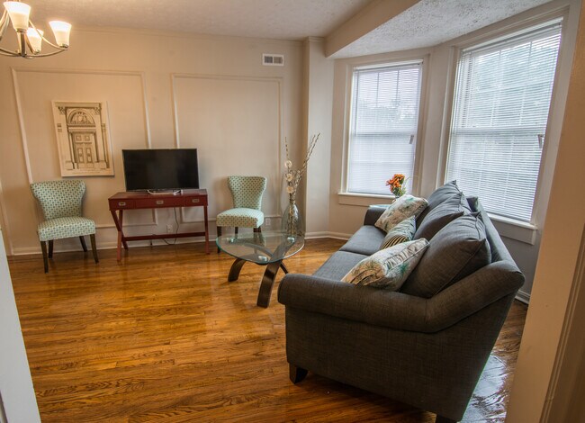 Foto del edificio - Indy Downtown Colonial Apartments