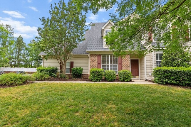 Building Photo - ** Spacious Townhome in Great Brier Creek Location**
