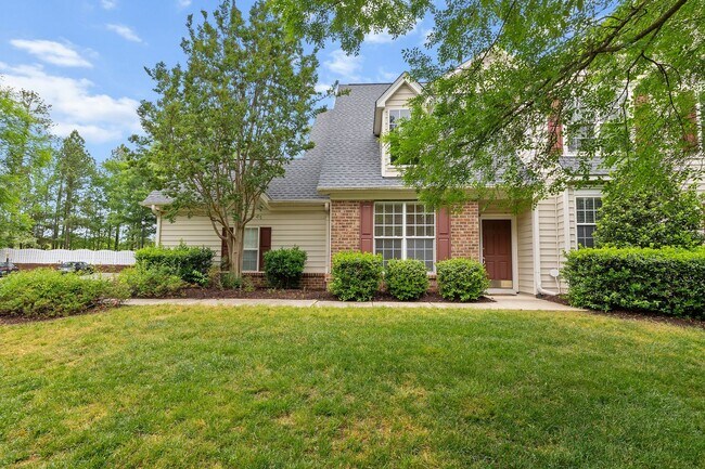 Foto del edificio - ** Spacious Townhome in Great Brier Creek Location**