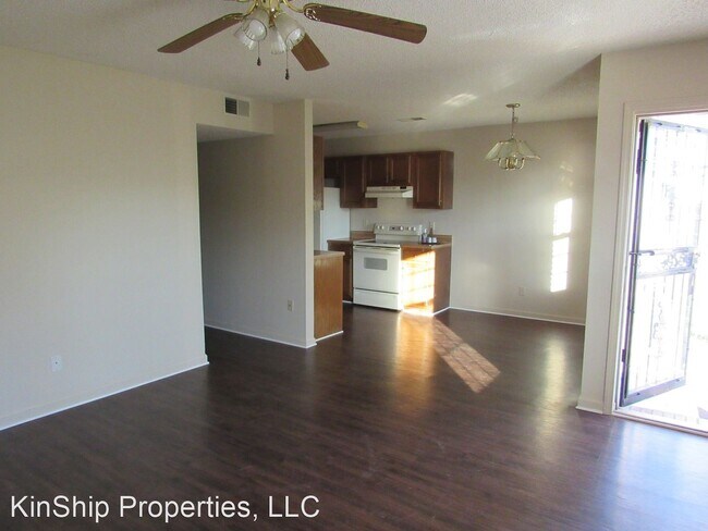 Foto del edificio - 2 br, 1 bath House - 2201 Oak Creek Rd