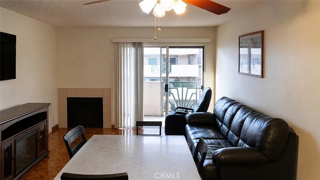 Foto del edificio - Modern Unit in Prime Location
