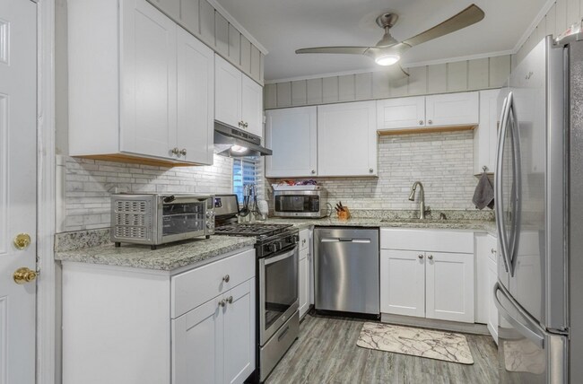 Foto del edificio - 3BD/1BA Home located in Colonial Acres!