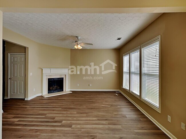 Foto del edificio - 403 Glenleigh Dr