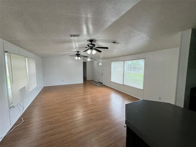 Building Photo - 4925 Warpath Dr