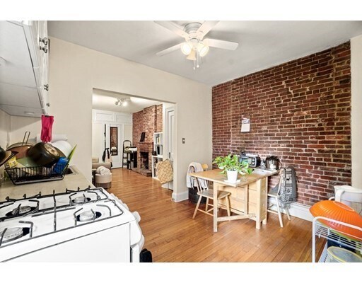 Primary Photo - 130 Myrtle St