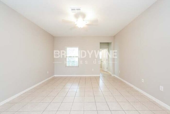 Building Photo - 5576 Mercado Dr