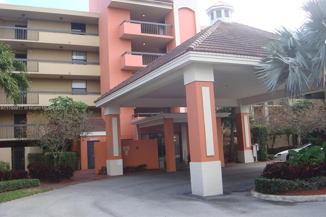 1915 Lavers Cir Unit E301, Delray Beach, FL 33444 Condo for Rent in