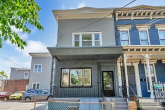Building Photo - 322 Webster Ave