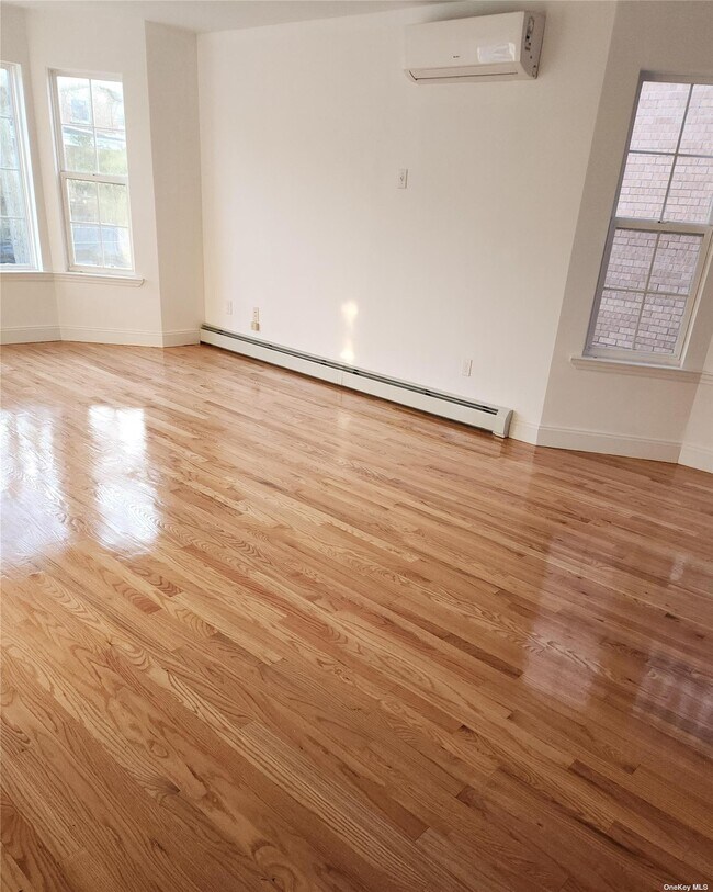 Foto del edificio - 149-22-115 15th Dr