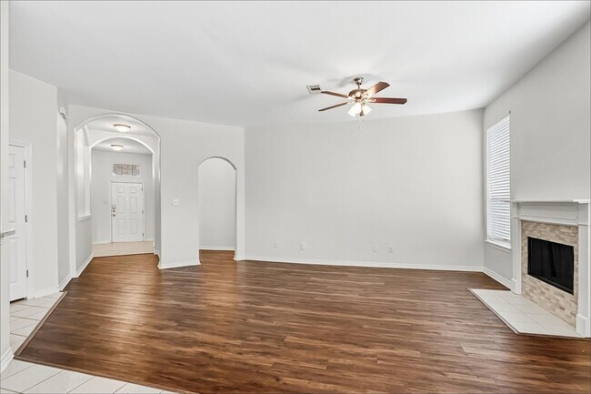 Foto del edificio - 2204 Perkins Crossing Dr
