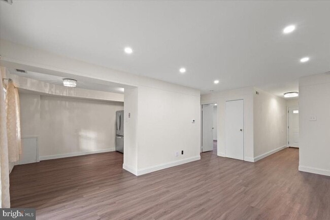 Building Photo - 17 Wexford Dr