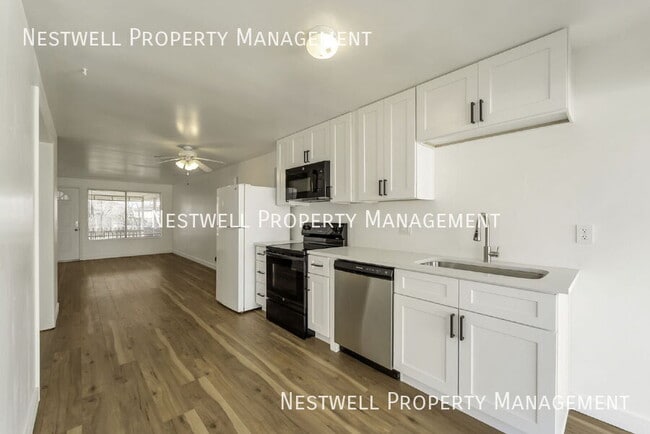 Building Photo - 7375 S Highland Dr