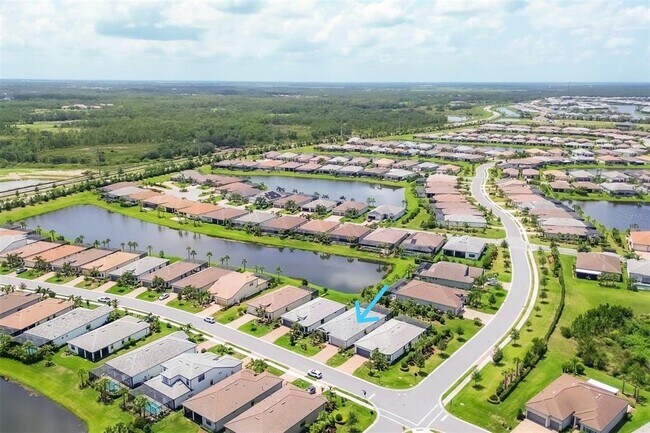 Foto del edificio - 17910 Waterville Pl