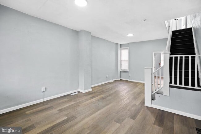 Building Photo - 958 E Russell St