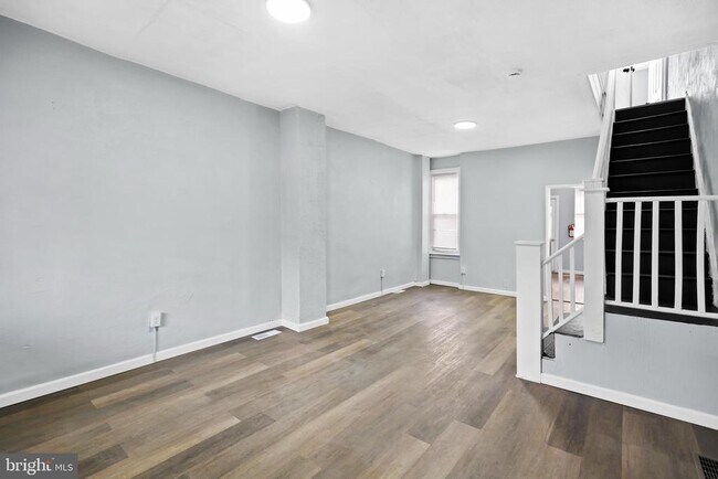 Foto del edificio - 958 E Russell St