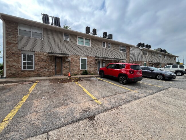 Foto del edificio - 6734 N Meridian Ave