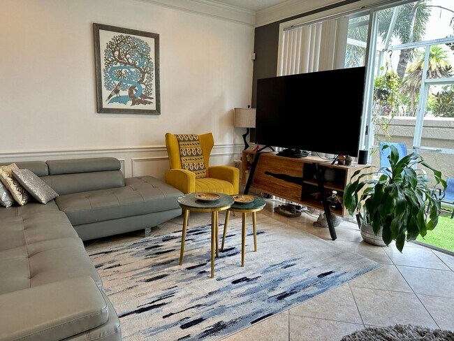 Foto del edificio - 5425 Grand Park Pl