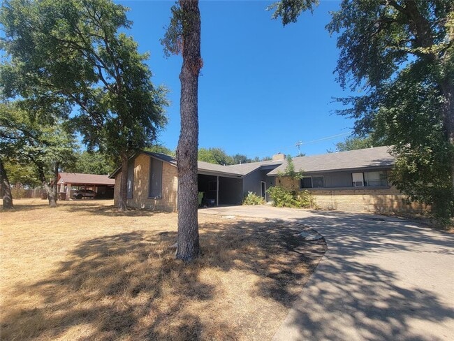 Building Photo - 1304 Glenda Dr