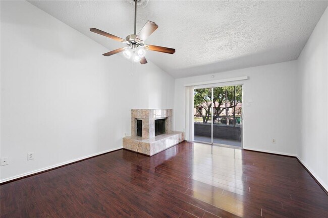 Building Photo - 10555 Turtlewood Ct
