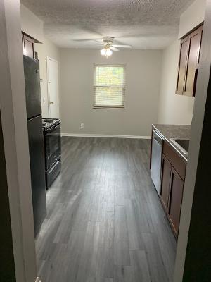 Kitchen & Dining Room - 712 Heatherwood Ct