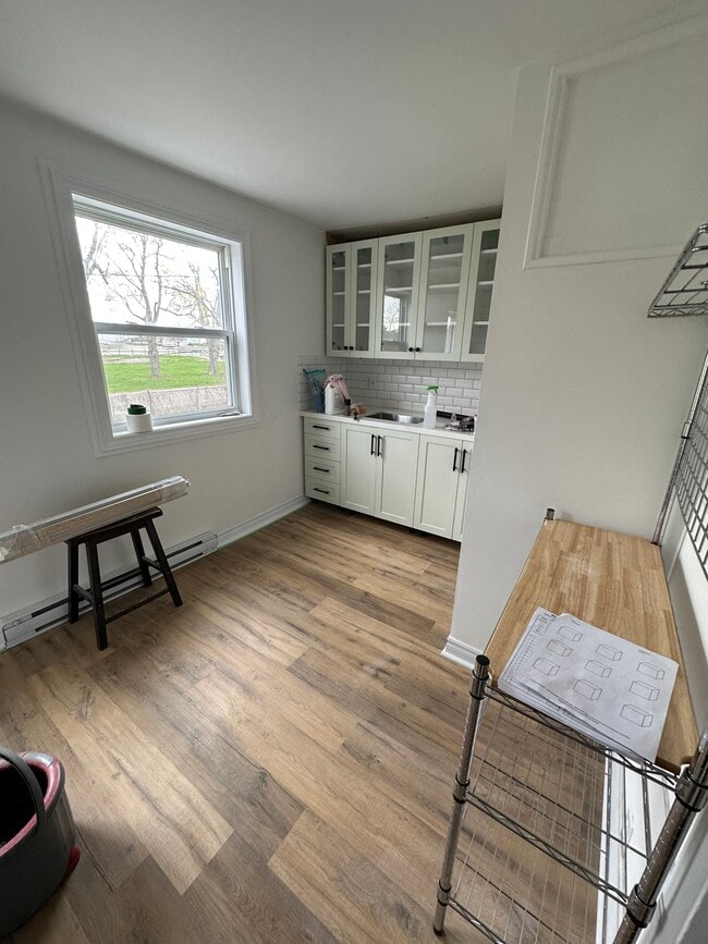 Building Photo - Mini Townhome 2 bed 1 Bath