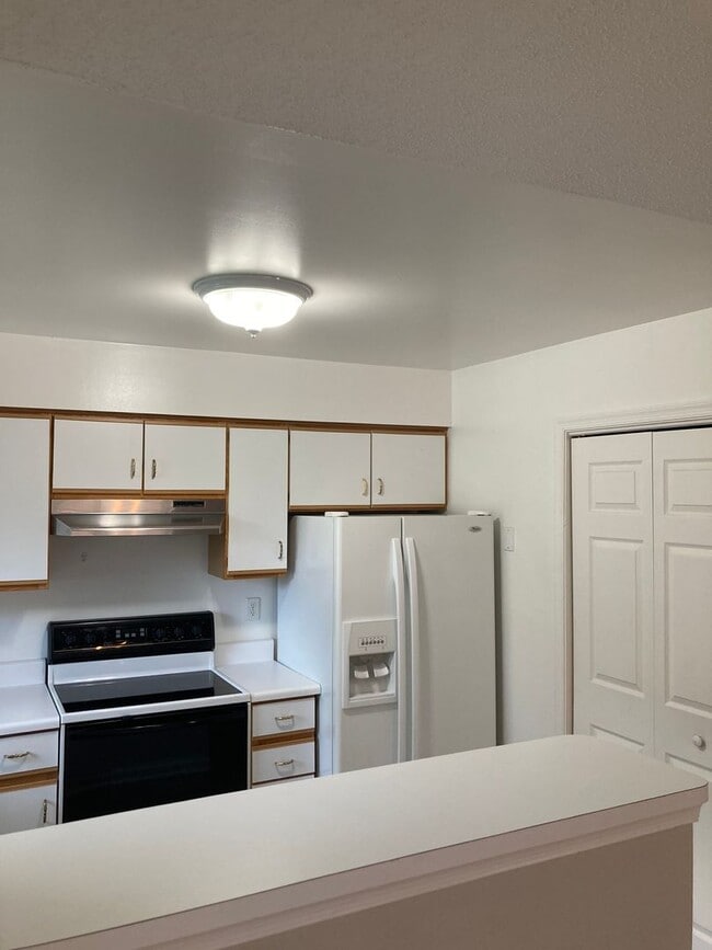 Foto del edificio - 1562 Indiana Ave