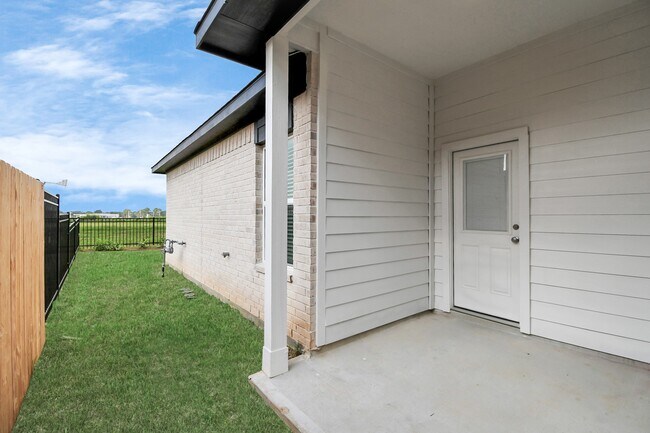 Foto del edificio - 21030 Shore Oak Dr