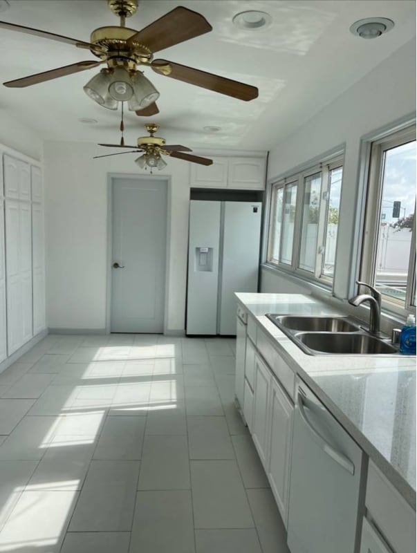 Foto del edificio - 480 N State College Blvd