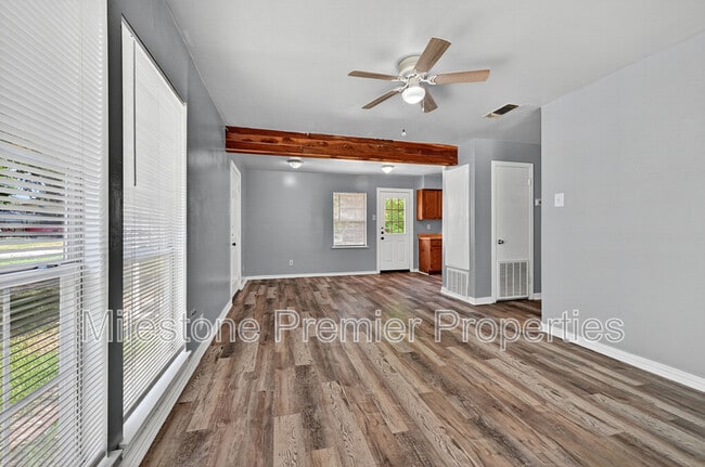 Building Photo - 401 S Contemporary Dr