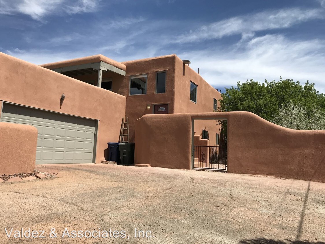 Primary Photo - 2 br, 2 bath House - 712 Gonzales Road