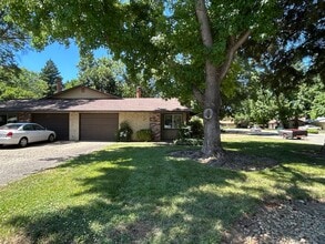 Building Photo - 857 Netters Cir