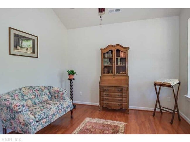Building Photo - 4521 Northwood Dr