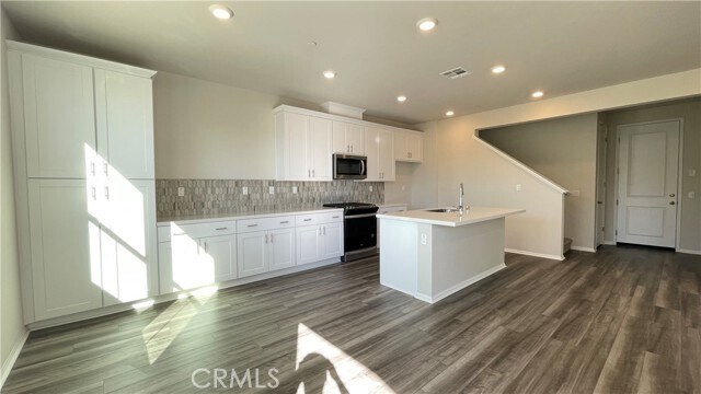 Foto del edificio - 1151 Frontier