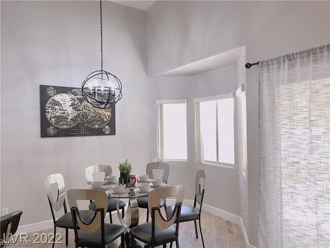 Foto del edificio - 4488 Summers Shade St